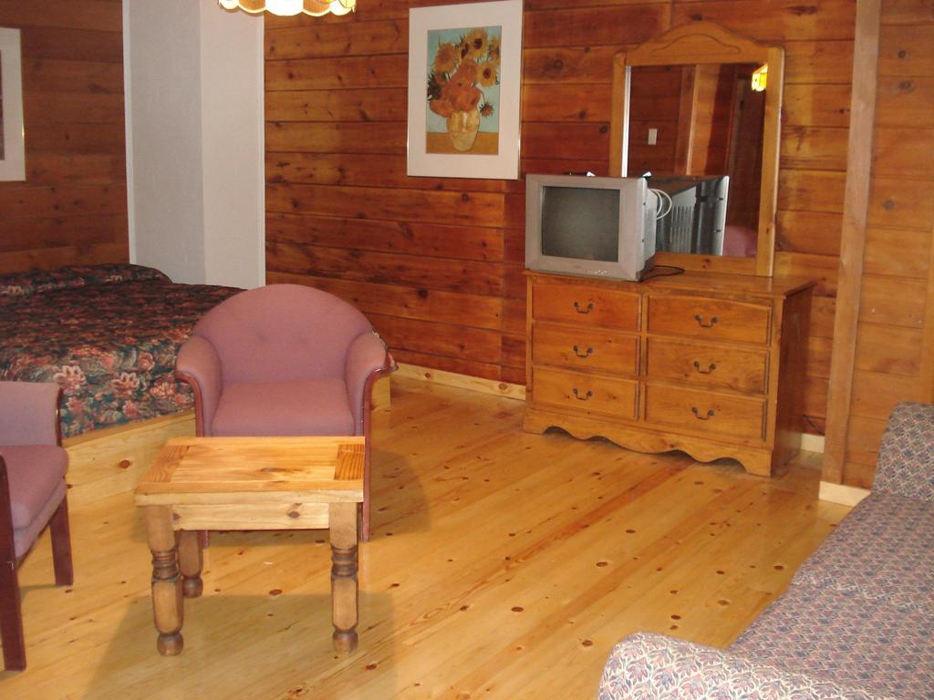 Auberge Alpine Inn Sainte-Adèle Zimmer foto