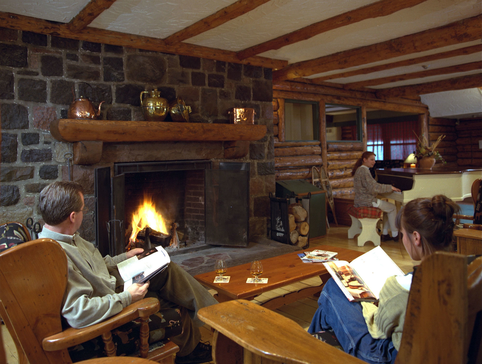 Auberge Alpine Inn Sainte-Adèle Exterior foto